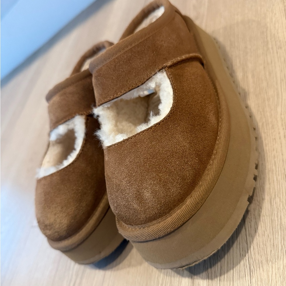 UGG Maryjane style Brown Suede Slip-On Shoes size 6